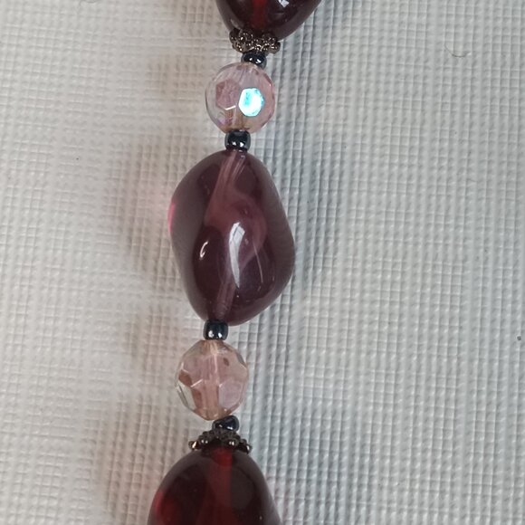 Carol for Eva Graham Purple and Red Iridescent Beaded Single Strand Necklace - Picture 5 of 8